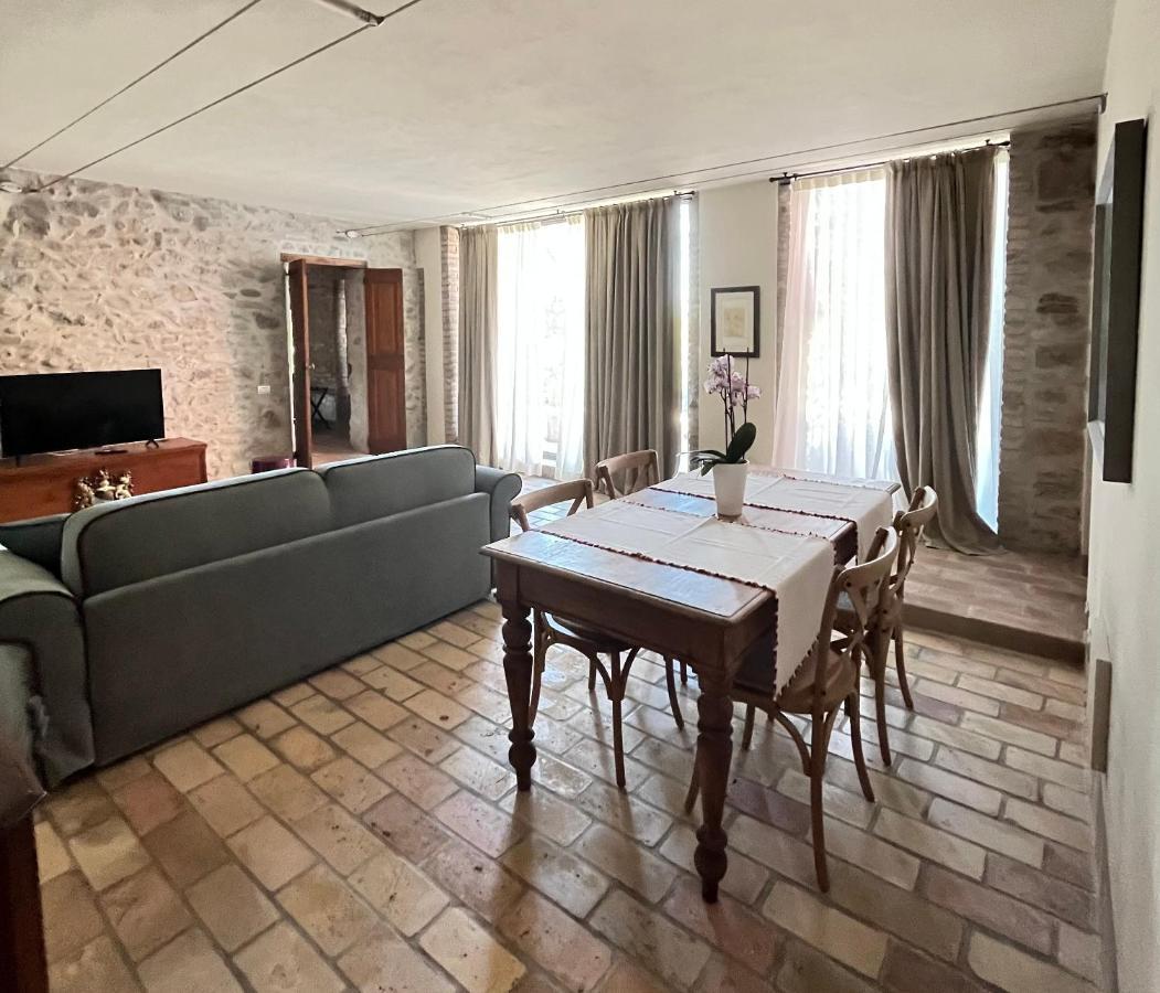 קסטלארו Le Mansarine Charme B&B מראה חיצוני תמונה