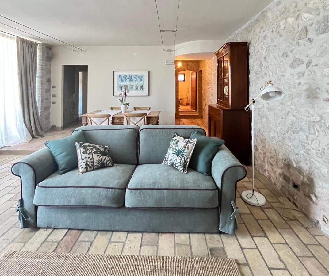 קסטלארו Le Mansarine Charme B&B מראה חיצוני תמונה