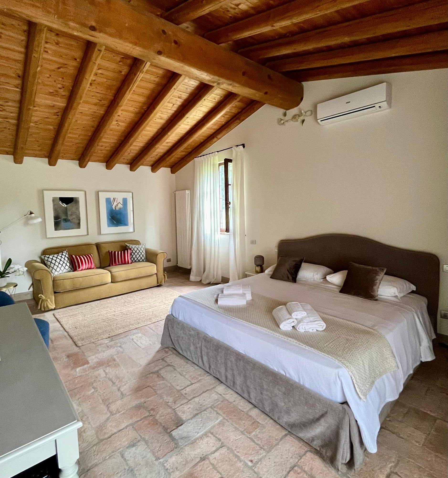 קסטלארו Le Mansarine Charme B&B מראה חיצוני תמונה